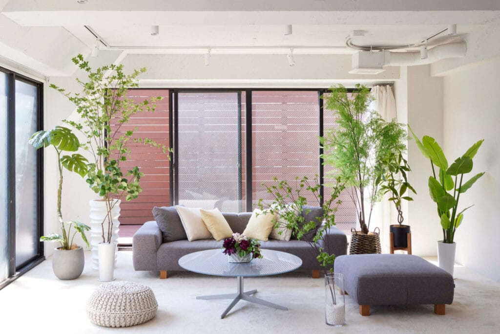 癒しの空間を彩るフェイクグリーンの使用例3 / Fake Greenery Idea 3 for a Healing Space